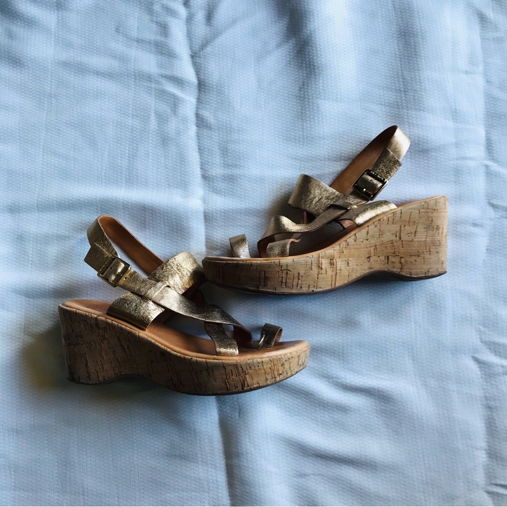 Kork-ease Metallic Sandals with‎ Cork Wedge
